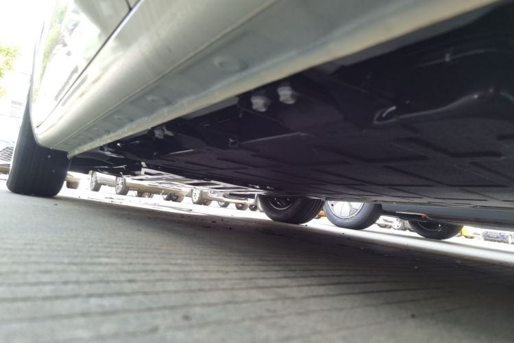 五菱汽车 五菱缤果 2025款 333km 灵犀互联款机舱底盘30