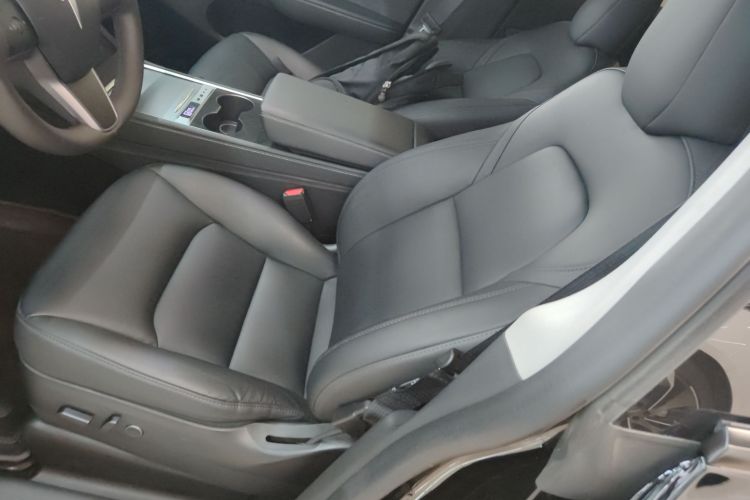 特斯拉 Model Y 2022款 改款 后轮驱动版中控内饰19