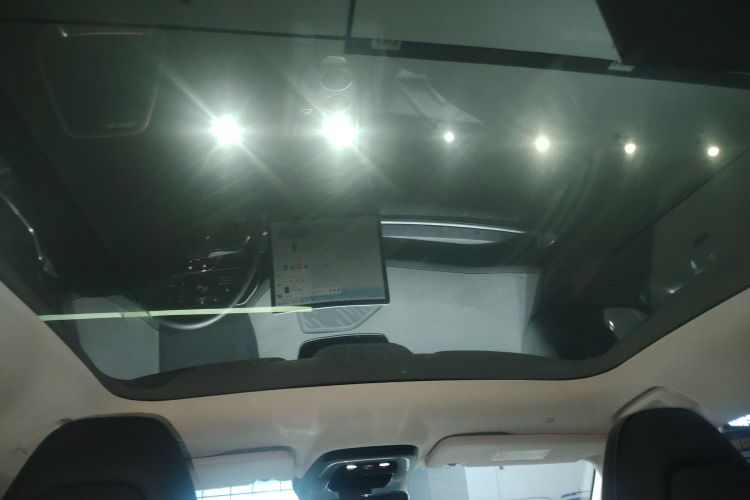 极氪001 2023款 WE版 100kWh局部细节22