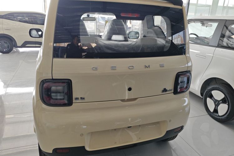 吉利银河 熊猫 2025款 210km 元气熊车身外观6