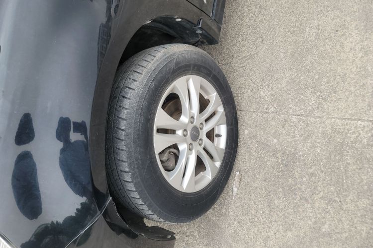 哈弗H6 2015款 升级版 1.5T 手动两驱都市型车身外观35