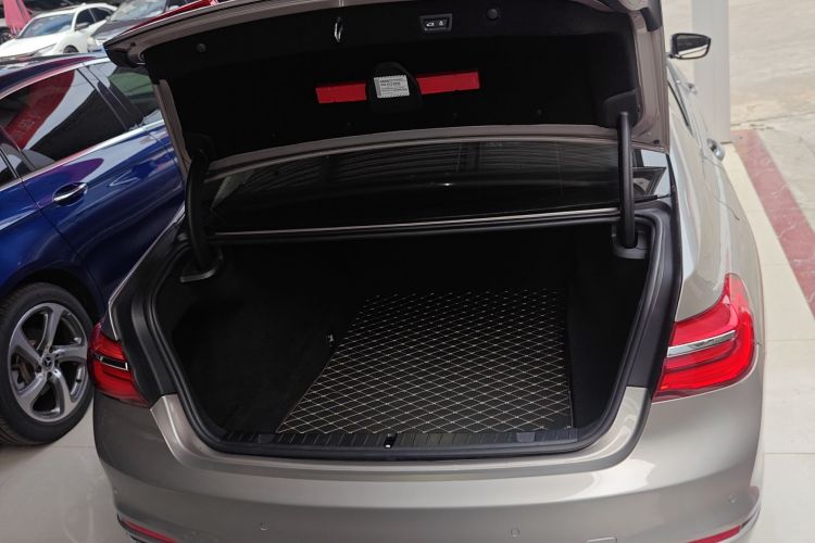 宝马7系 2018款 730Li 领先型 卓越套装局部细节23