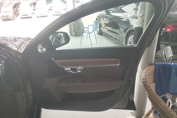 沃尔沃S90 2019款 T5 智远版中控内饰42