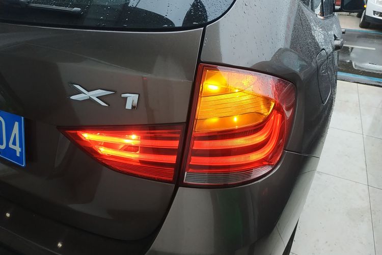 宝马X1(进口) 2012款 sDrive18i豪华型车身外观9