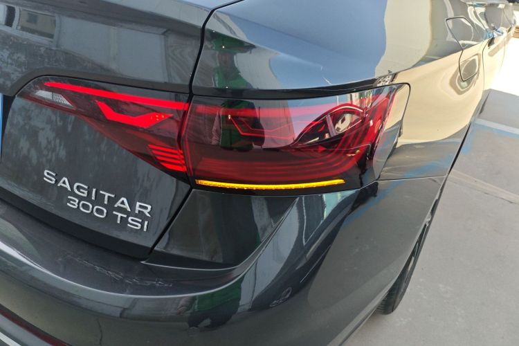 大众 速腾 2025款 改款三 300TSI DSG超越版车身外观9