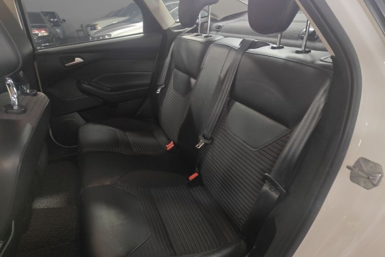 福特 福克斯 2018款 三厢经典 1.6L 自动风尚型智行版中控内饰21