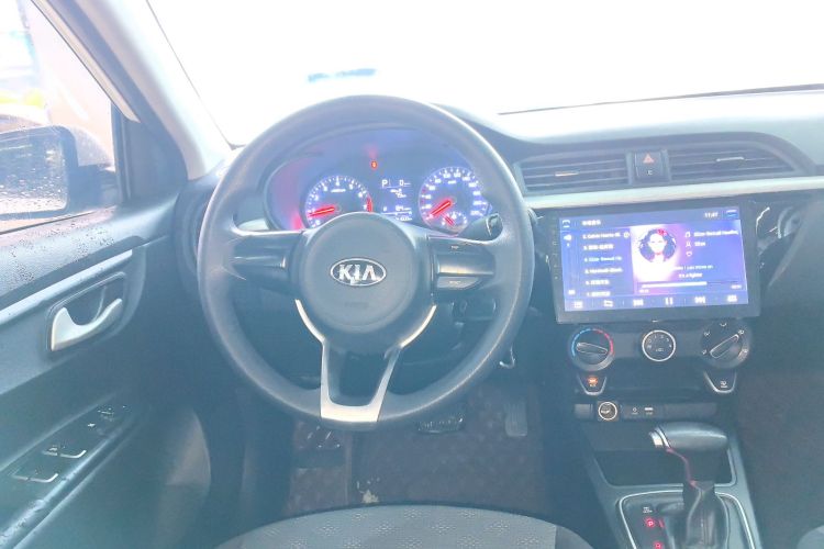 起亚K2 2017款 三厢 1.4L AT GLS中控内饰13