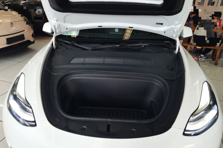 特斯拉 Model Y 2022款 长续航全轮驱动版机舱底盘24