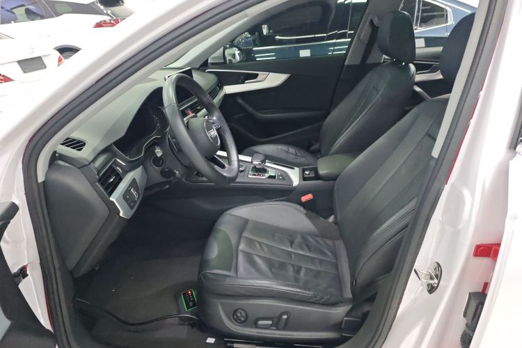 奥迪A4L 2018款 30周年年型 40 TFSI 时尚型局部细节19