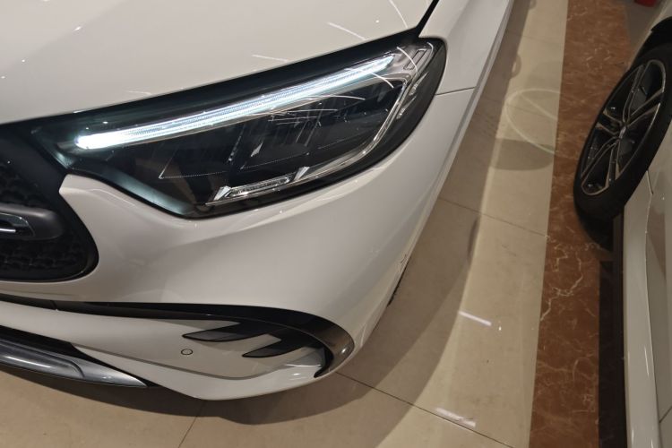 奔驰GLC 2023款 改款 GLC 260 L 4MATIC 豪华型 5座局部细节36