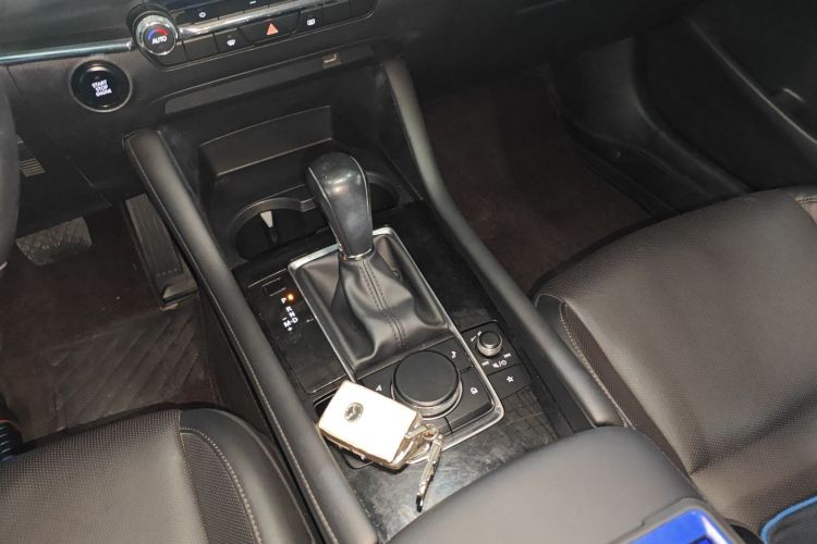 马自达3 昂克赛拉 2021款 2.0L 自动质雅版中控内饰18