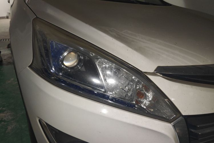 纳智捷 优6 SUV 2014款 1.8T 魅力型车身外观8