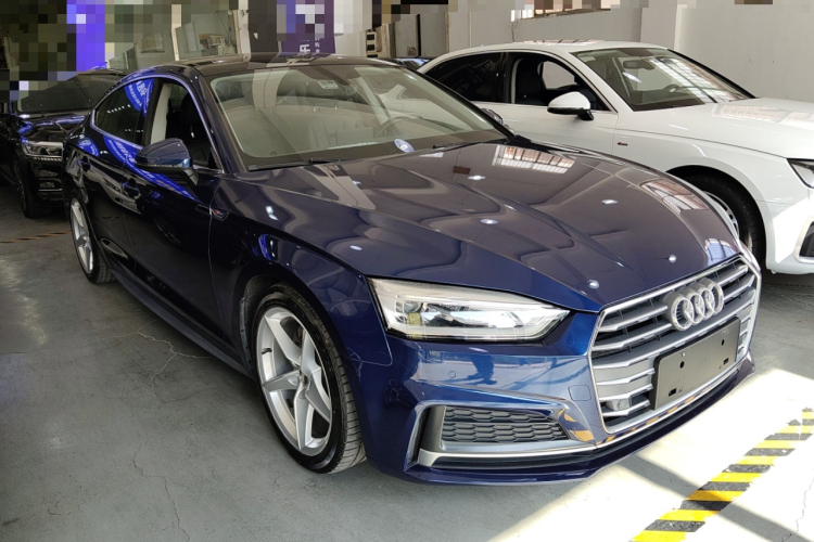 奥迪A5 2017款 Sportback 40 TFSI 时尚型车身外观3