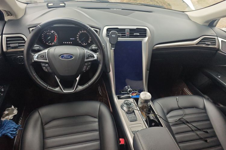 福特 蒙迪欧 2020款 EcoBoost 180 时尚型中控内饰12
