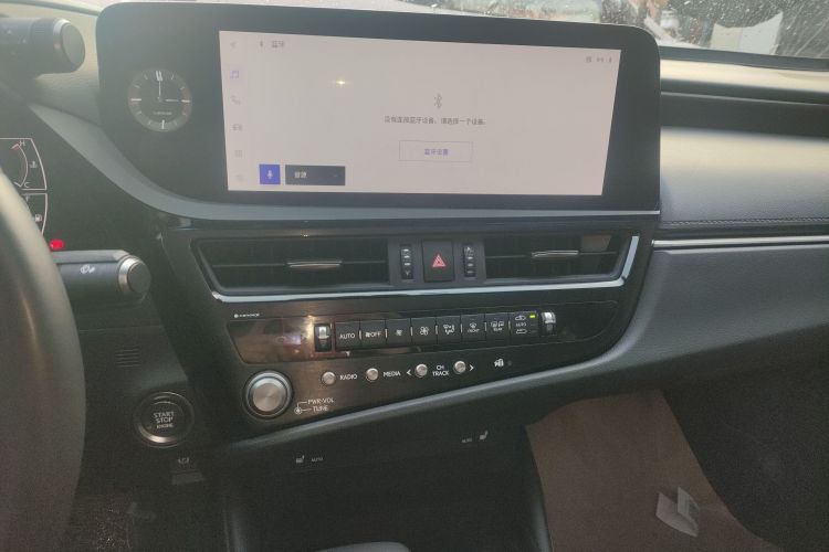 雷克萨斯ES 2022款 200 卓越版中控内饰16
