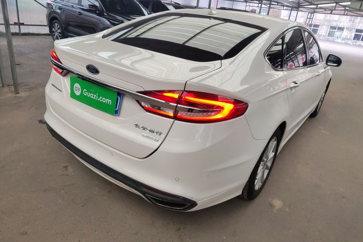 福特 蒙迪欧 2017款 改款 EcoBoost 180 时尚型车身外观7