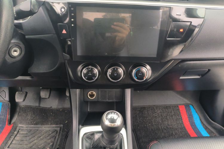 丰田 雷凌 2016款 1.6G 手动精英版中控内饰16