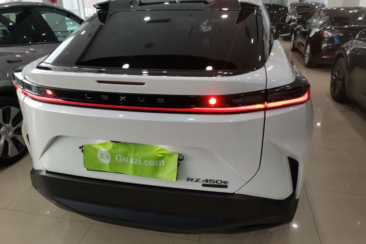 雷克萨斯RZ 2023款 450e 四驱纵享版车身外观6