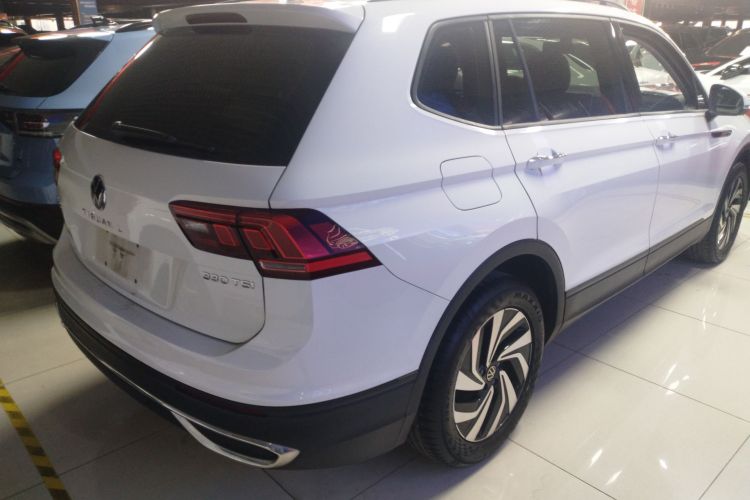 大众 途观L 2023款 330TSI 自动两驱舒享版车身外观7