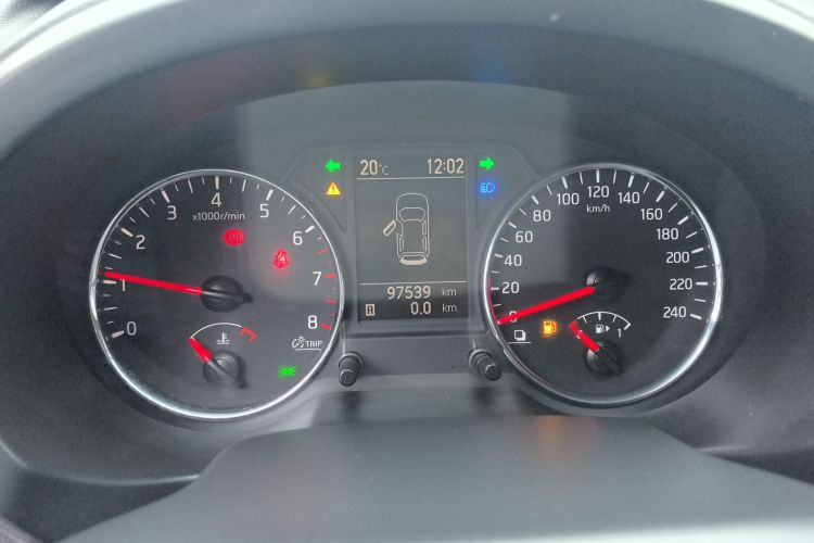 东风风度MX6 2015款 2.0L 手动两驱领航版中控内饰14