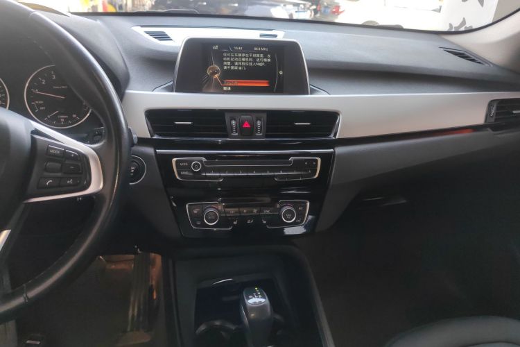宝马X1 2016款 sDrive18Li 尊享型中控内饰16