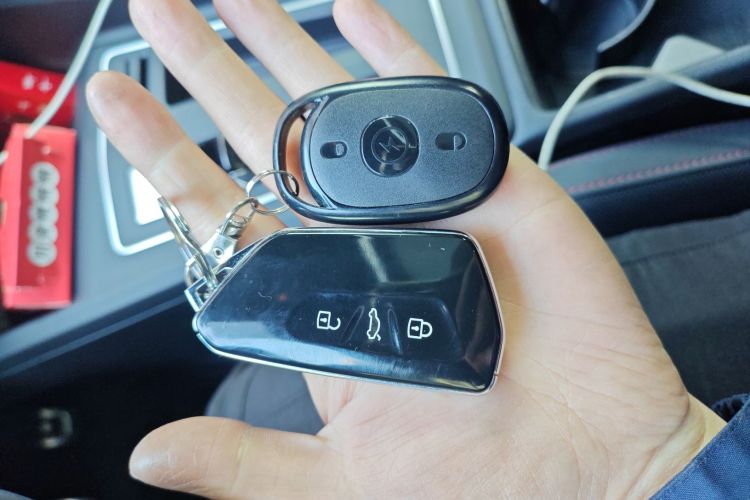 大众 高尔夫GTI 2023款 380TSI DSG GTI中控内饰11