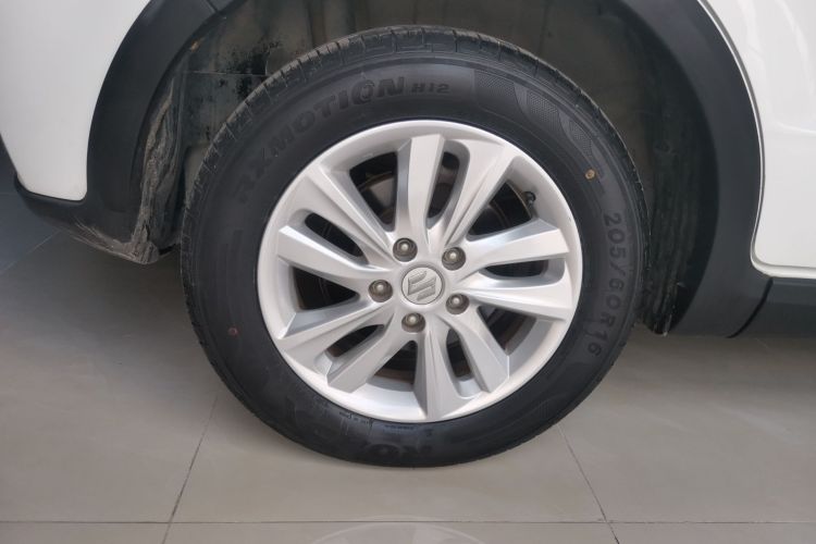 铃木 天语 SX4 2013款 1.6L 手动酷锐型车身外观56