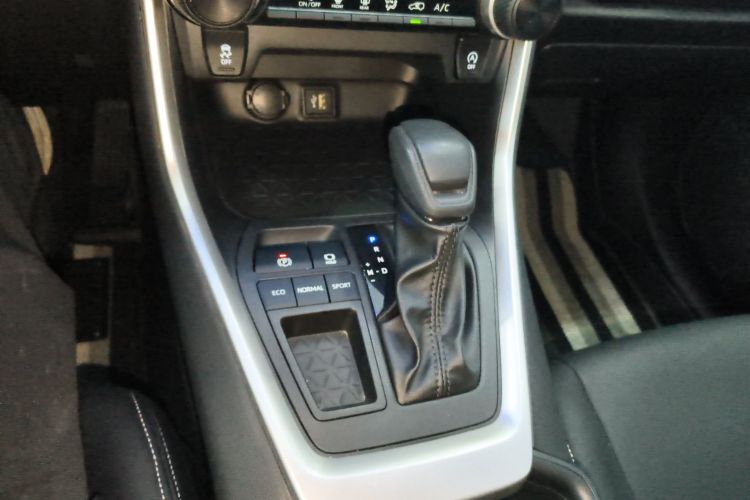 丰田 威兰达 2023款 2.0L CVT两驱领先版局部细节18