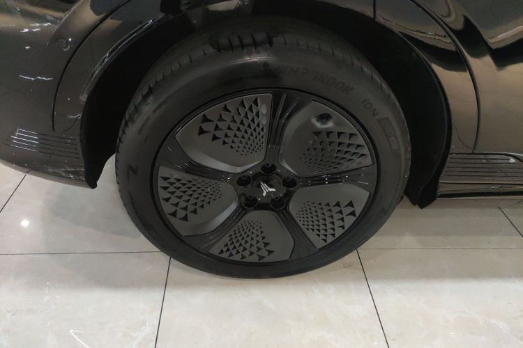 岚图汽车 岚图知音 2024款 长续航超充版车身外观6008