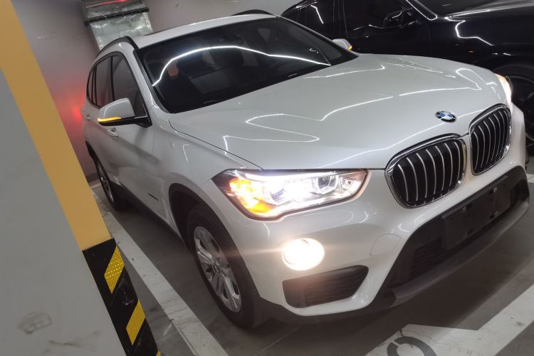 宝马X1 2016款 sDrive18Li 尊享型车身外观3