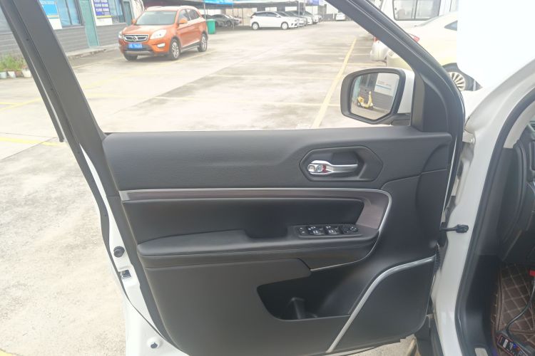 Jeep 大指挥官 2018款 2.0T 四驱尊享导航版 国V中控内饰7007