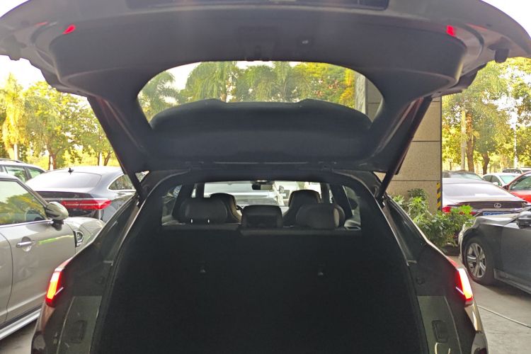 领克08 EM-P 2023款 220km 四驱性能Halo局部细节23