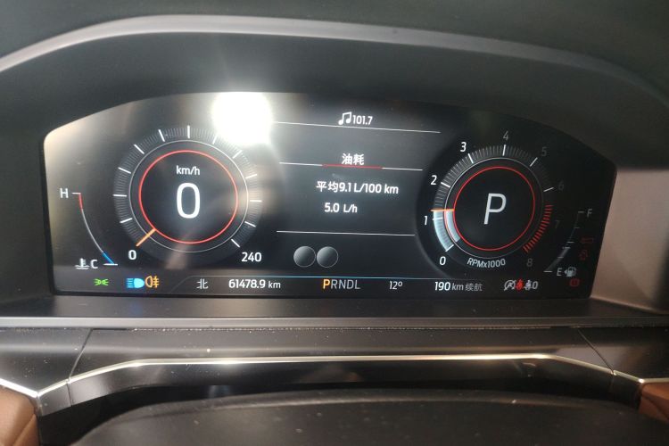 福特 探险者 2023款 EcoBoost 285 四驱钛金版 7座局部细节14