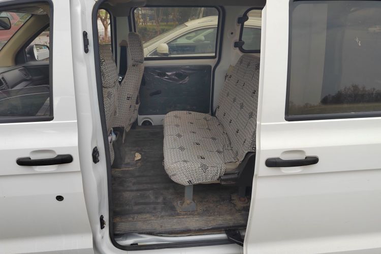 五菱汽车 五菱宏光V 2019款 1.5L劲取版国VI LAR中控内饰21