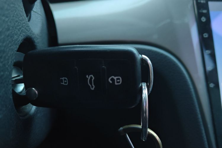 大众 朗逸 2013款 改款经典 1.6L 自动舒适版中控内饰11