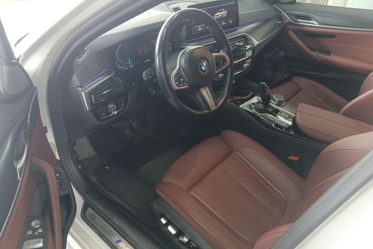 宝马5系新能源 2021款 535Le 先锋版M运动套装中控内饰7003