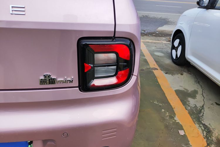 吉利银河 2024款 熊猫mini 200km 耐力熊车身外观6006