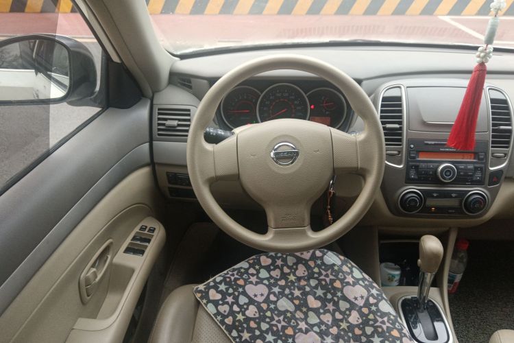 日产 轩逸 2018款 经典 1.6XE+ CVT豪华版中控内饰13