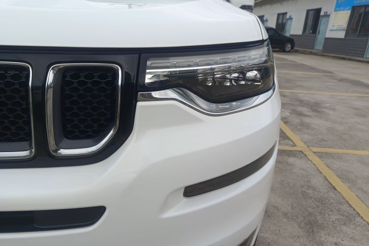 Jeep 大指挥官 2018款 2.0T 四驱尊享导航版 国V局部细节36