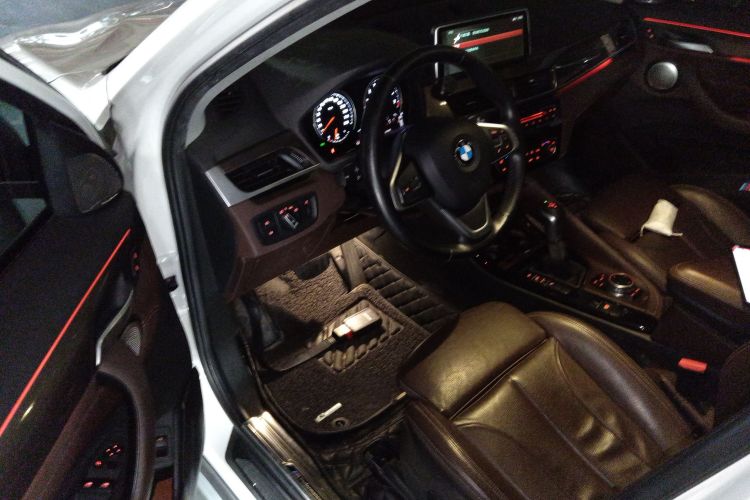 宝马X1 2016款 sDrive18Li 豪华型中控内饰20