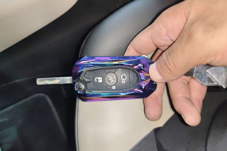 别克 威朗 2019款 三厢 15S 自动领先型中控内饰7001