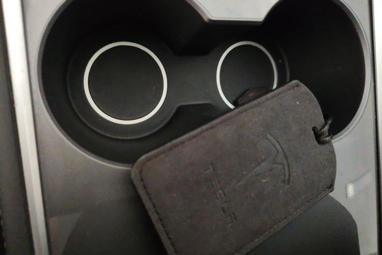 特斯拉 Model Y 2023款 长续航全轮驱动版中控内饰11