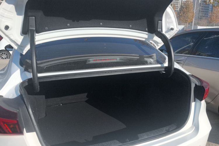 长安 逸动 2021款 PLUS 蓝鲸NE 1.4T GDI DCT尊贵型局部细节23