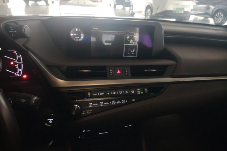 雷克萨斯ES 2018款 300h 卓越版 国VI中控内饰16