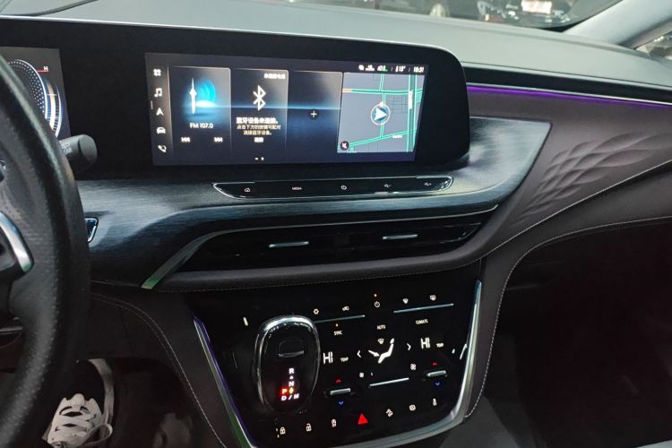 别克GL8 2022款 改款 Avenir艾维亚 六座贤礼版中控内饰16