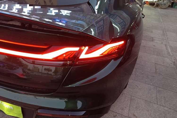 名爵 MG7 2023款 2.0T 自动猎美奢享版车身外观9