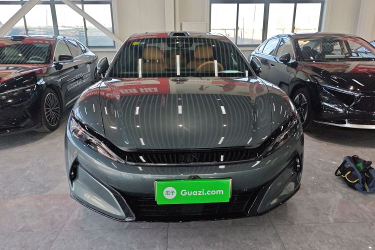 比亚迪 汉L 2025款 DM-p 四驱激光雷达旗舰型车身外观2