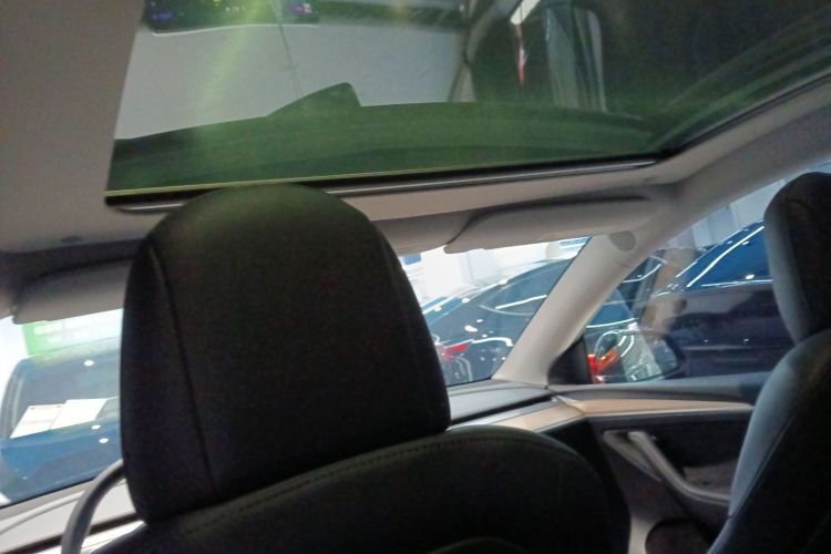 特斯拉 Model Y 2021款 长续航全轮驱动版中控内饰22