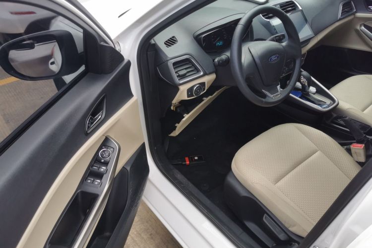 福特 福睿斯 2017款 1.5L 自动舒适型中控内饰20