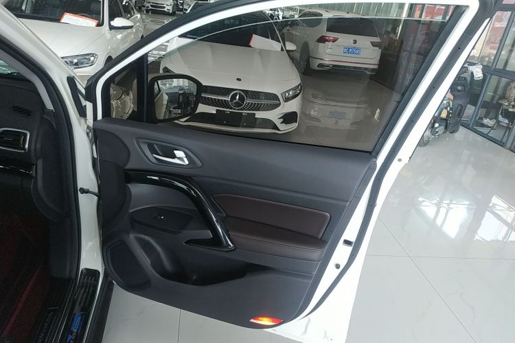 广汽传祺 传祺GS4 2018款 235T 自动两驱至尊版中控内饰7002